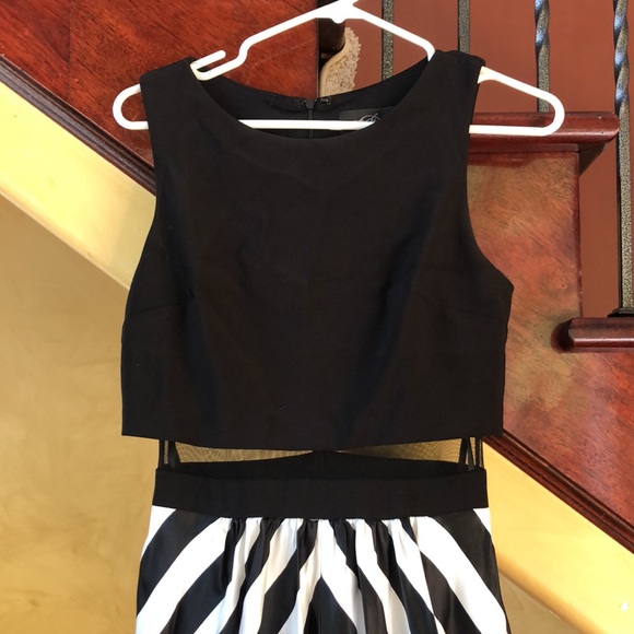 This Betsy & Adam dress has only been worn once and is in perfect condition - Picture 2 of 5